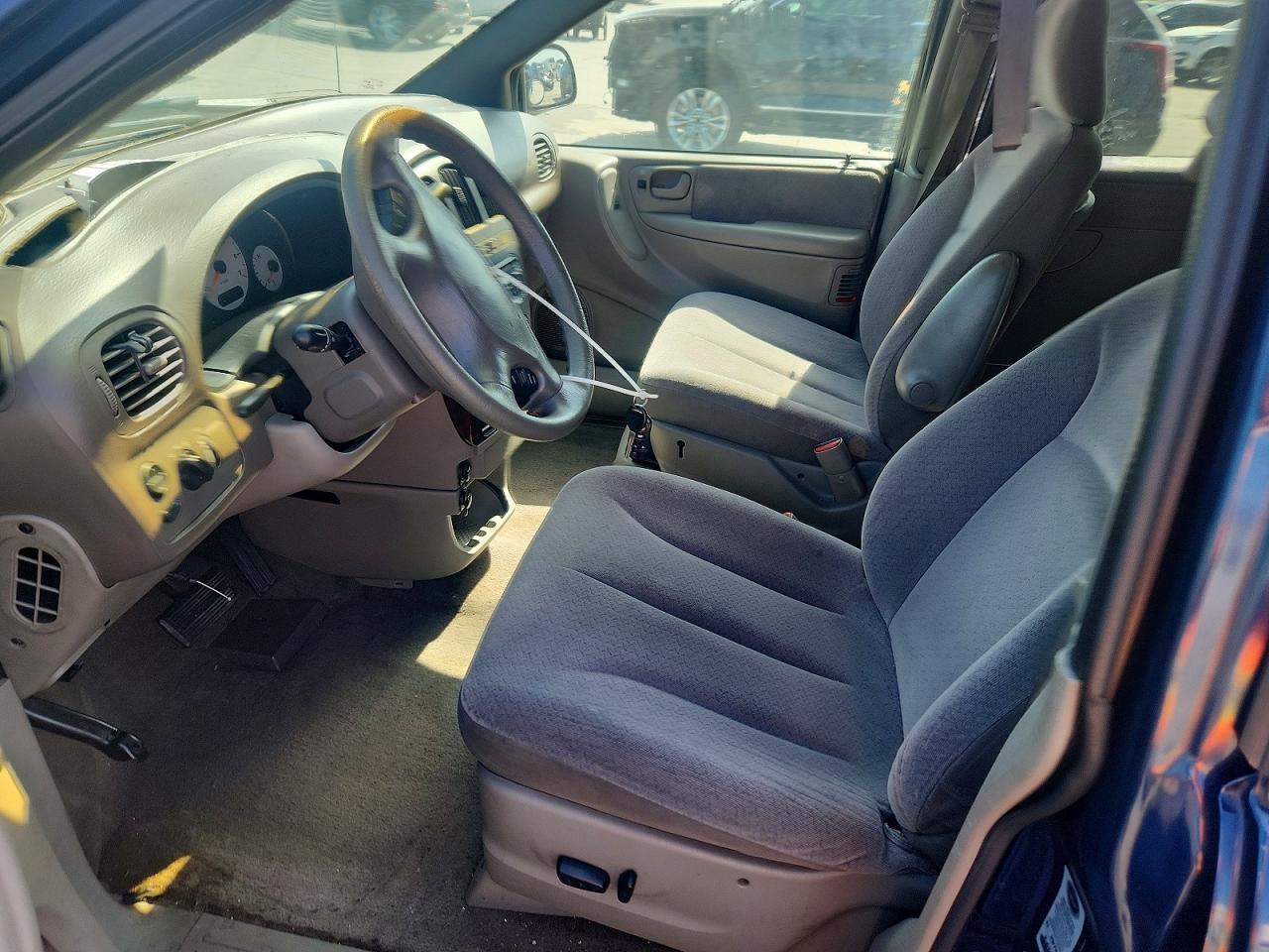 2001 Chrysler Town & Country Ex - Фото 7