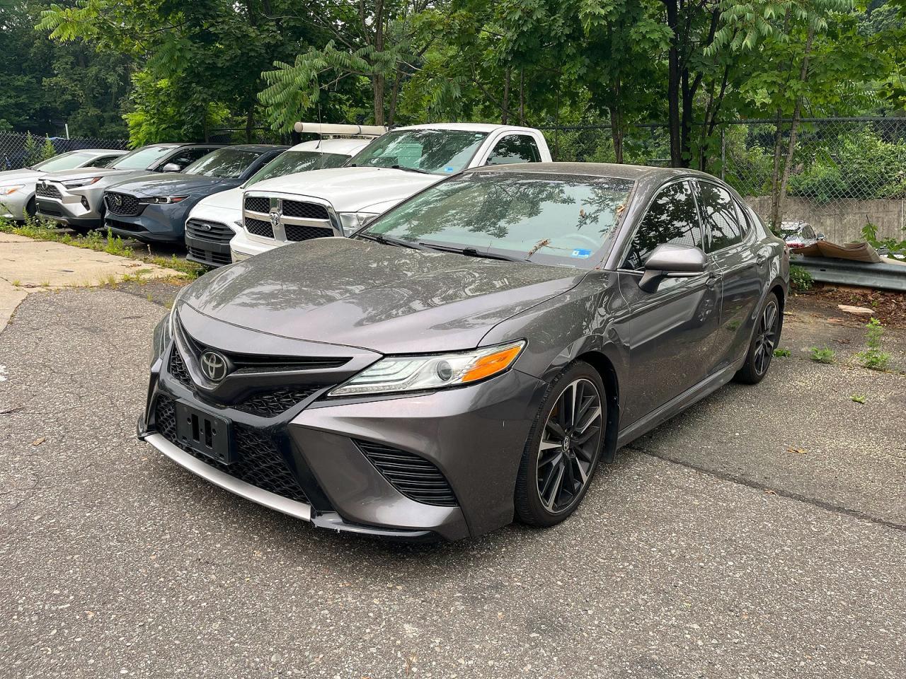 2020 Toyota Camry Xse - Фото 2