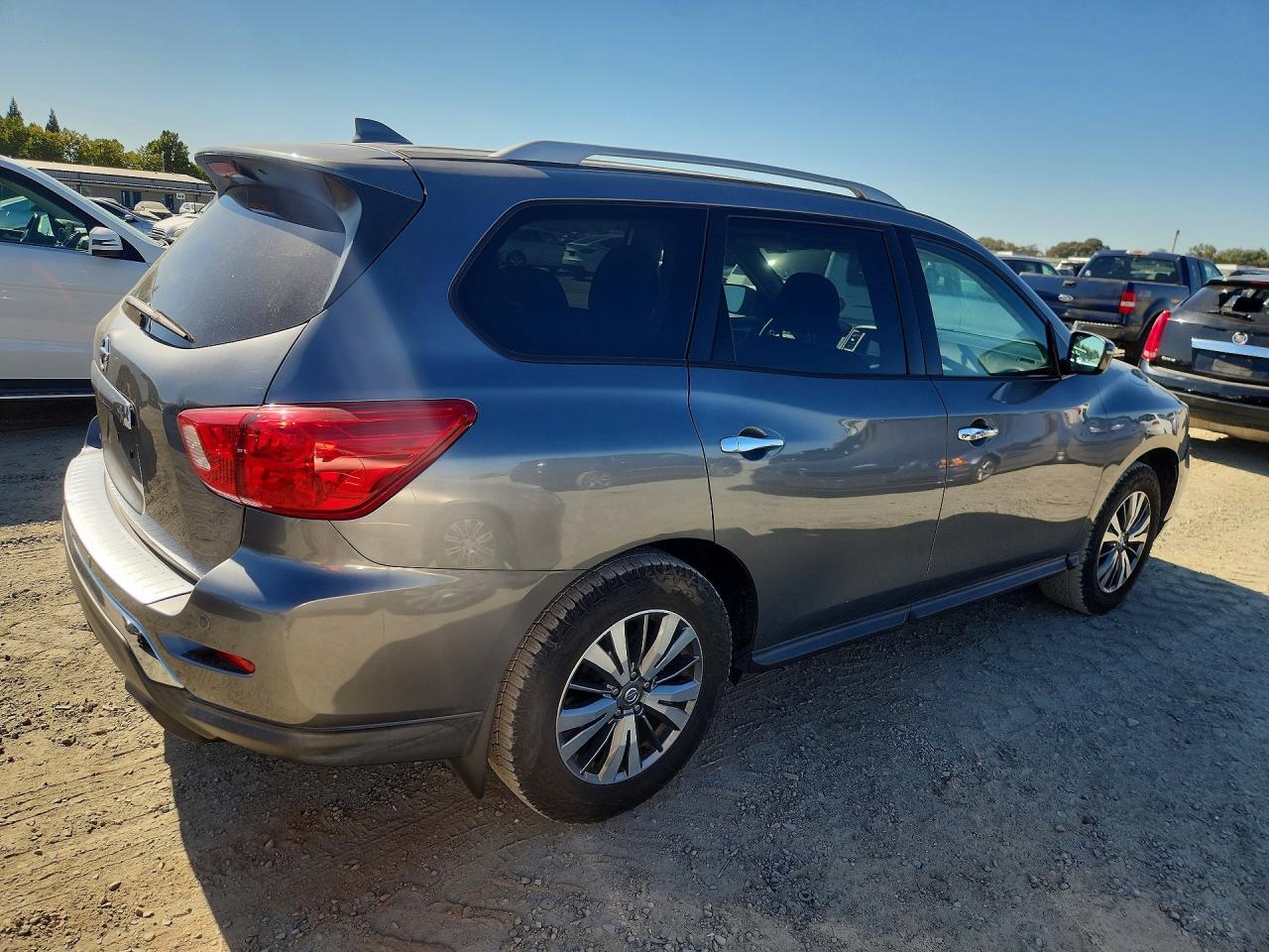 2025 Nissan Pathfinder S - Фото 3