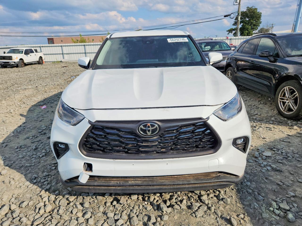 2023 Toyota Highlander Le - Image 5