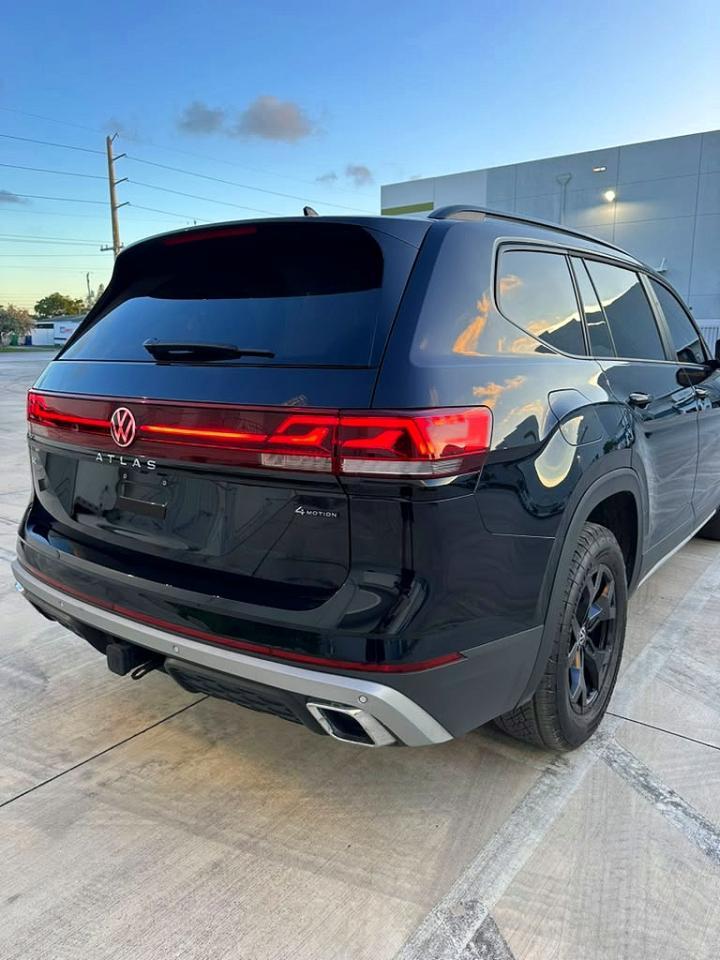 2025 Volkswagen Atlas Peak Edition Se - Image 3