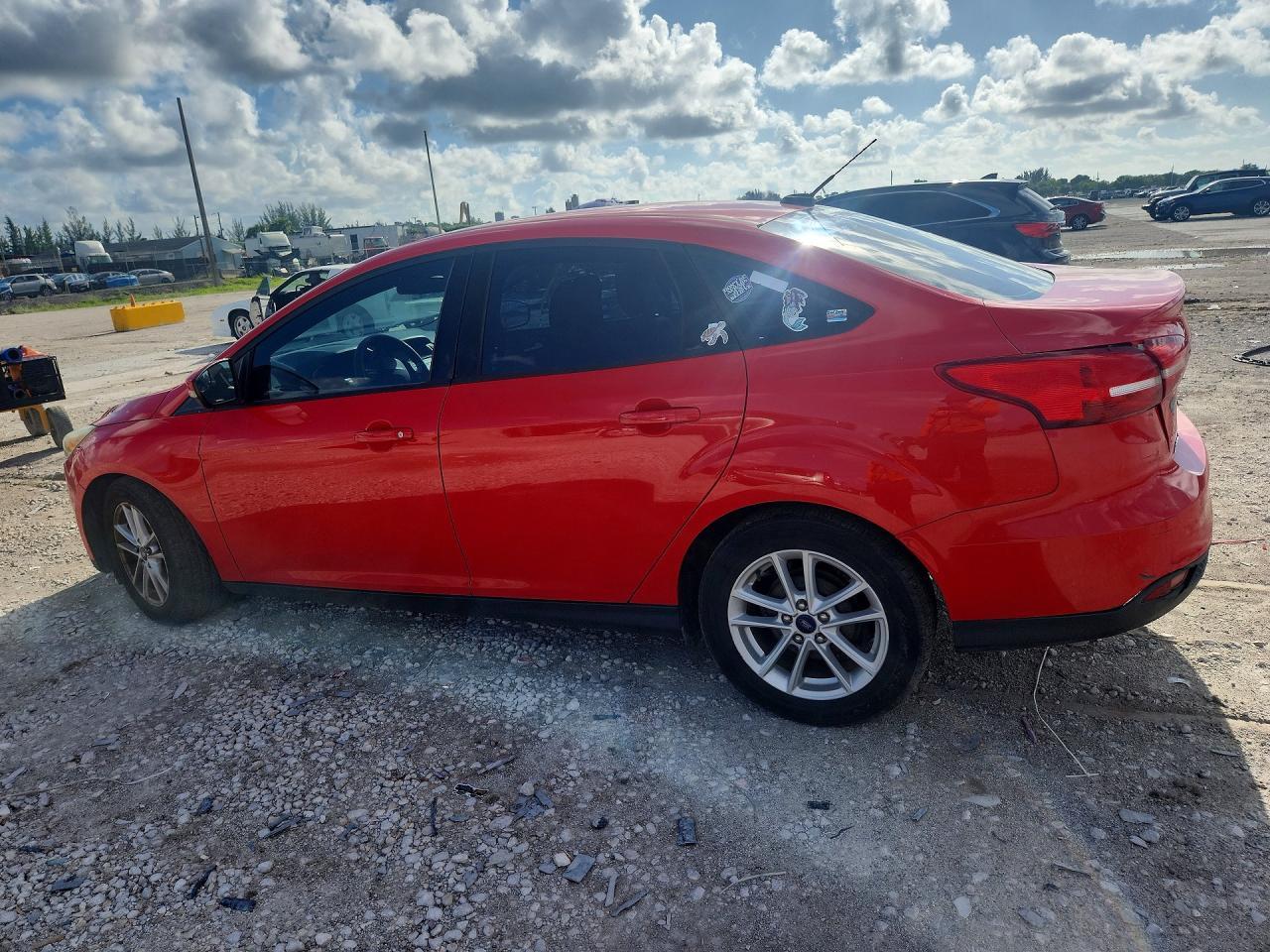 2017 Ford Focus Se - Фото 2