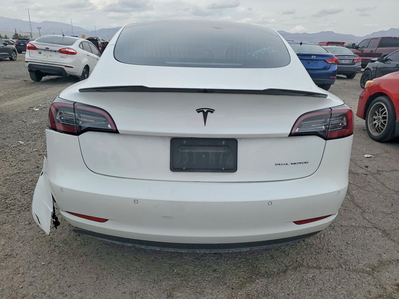 2020 Tesla Model 3 - Фото 6