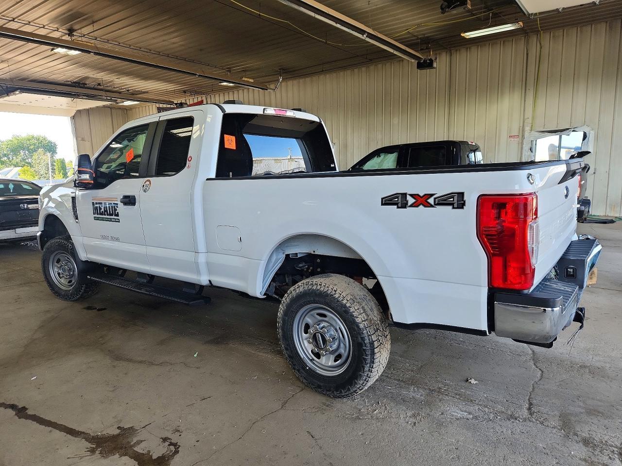 2022 Ford F250 Super Duty - Фото 2