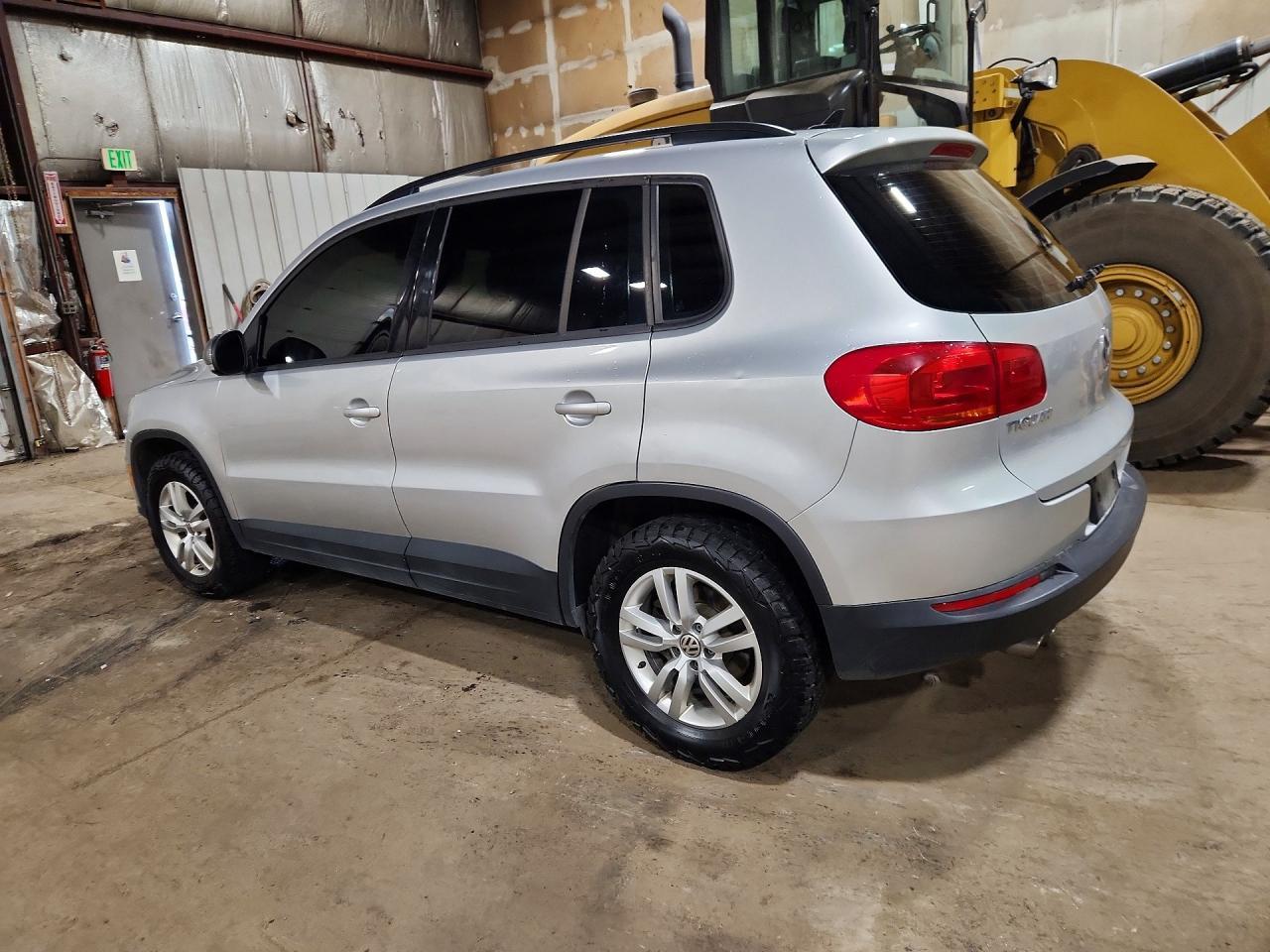 2015 Volkswagen Tiguan S - Image 2