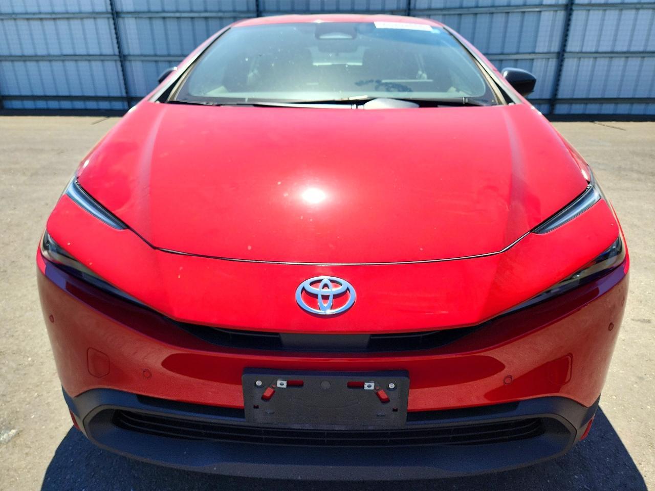 2023 Toyota Prius Le - Image 5
