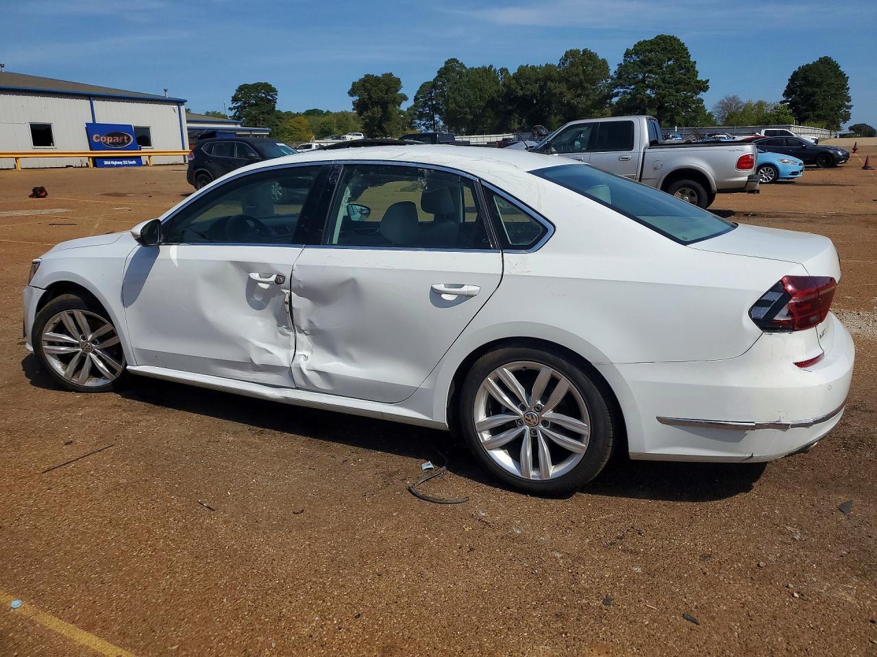 2018 Volkswagen Passat Se - Фото 2