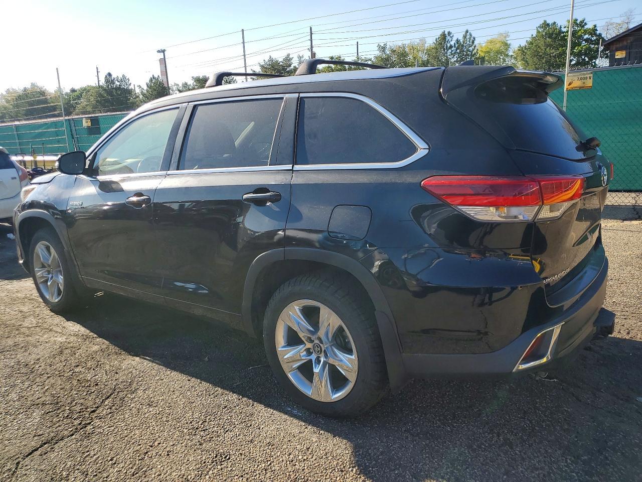 2017 Toyota Highlander Hybrid Limited - Фото 2