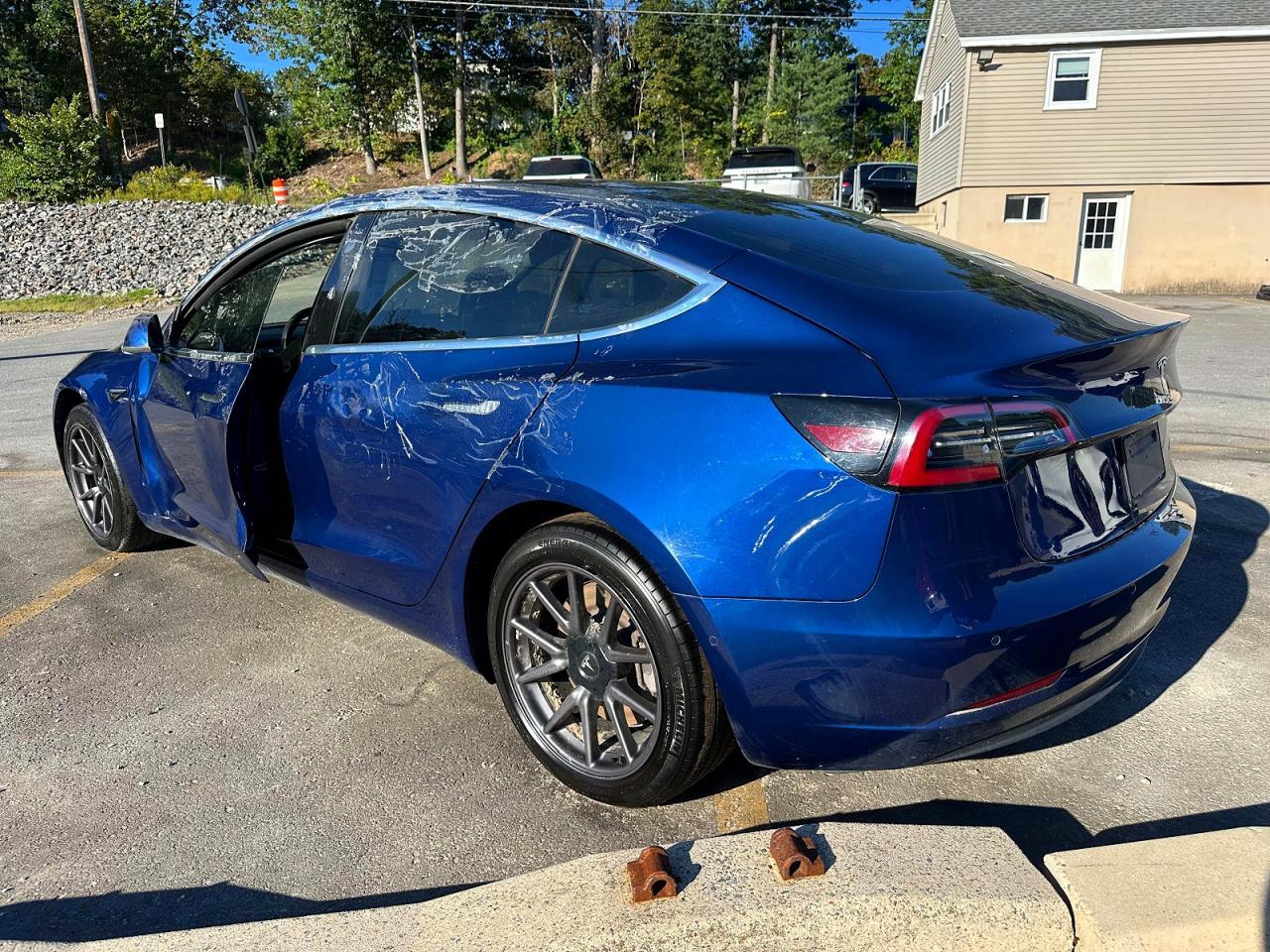 2020 Tesla Model 3 - Image 2