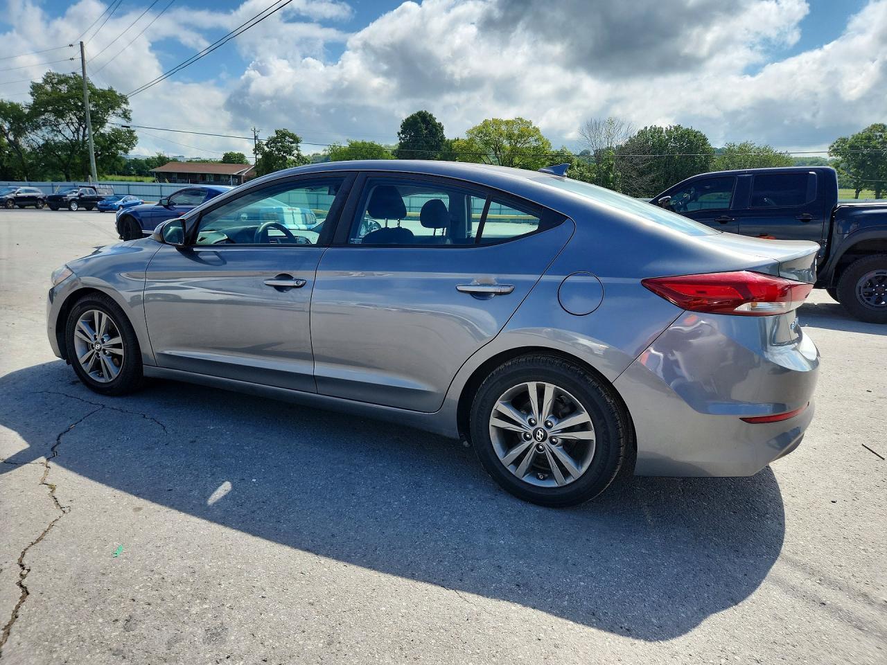2018 Hyundai Elantra Sel - Image 2