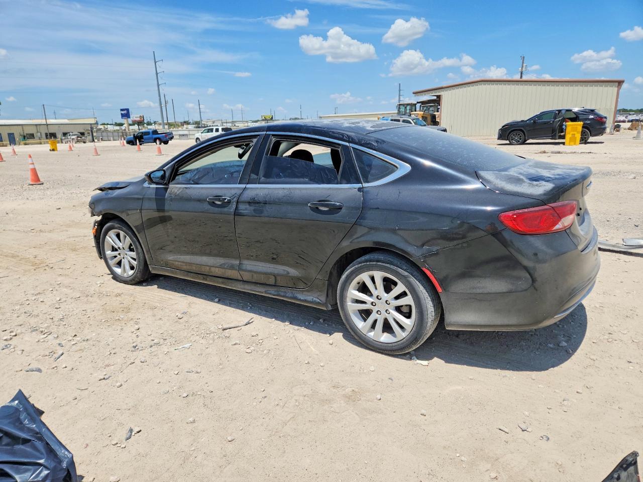 2016 Chrysler 200 Limited - Фото 2