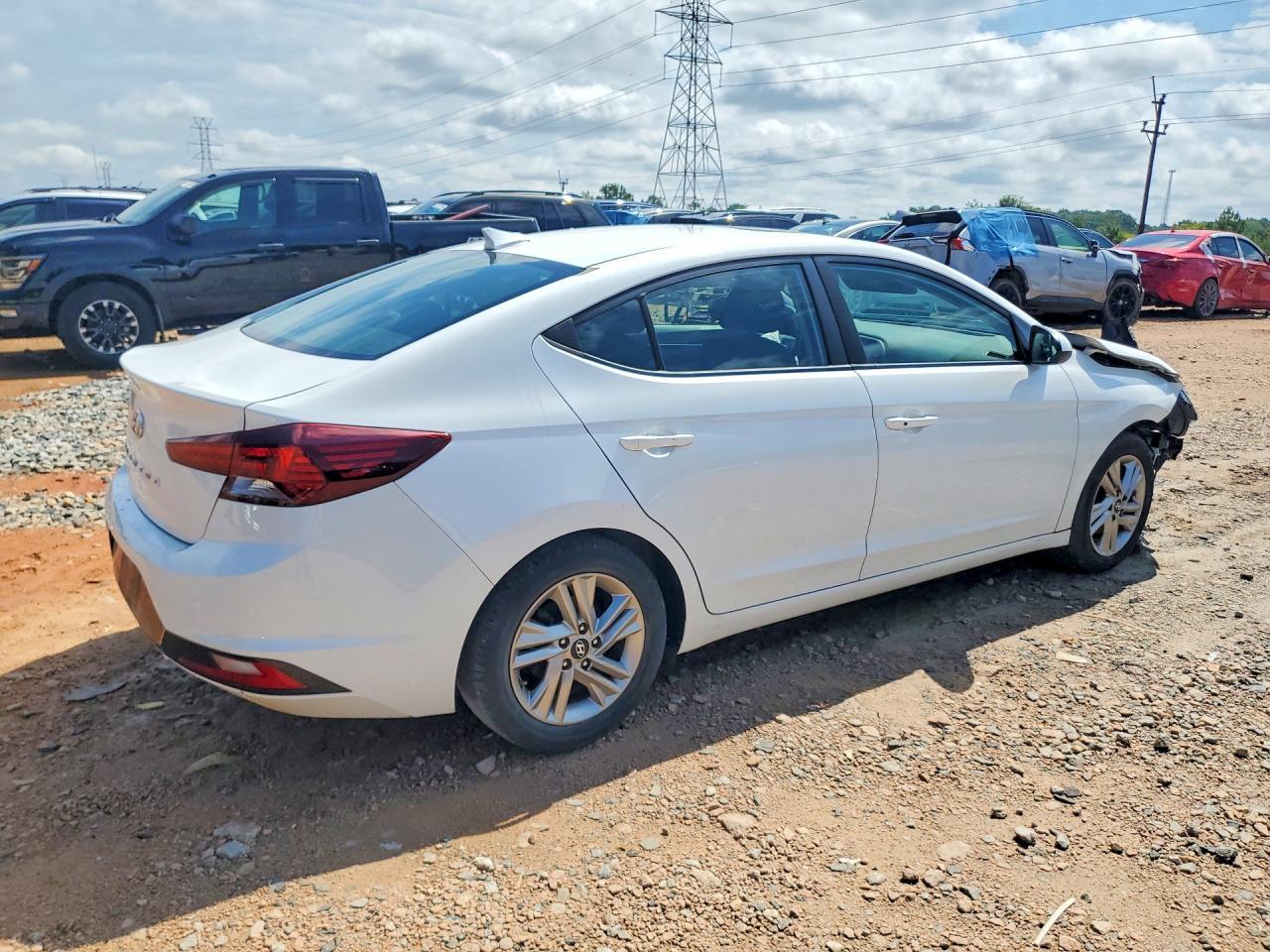 2019 Hyundai Elantra Value Edition - Фото 3