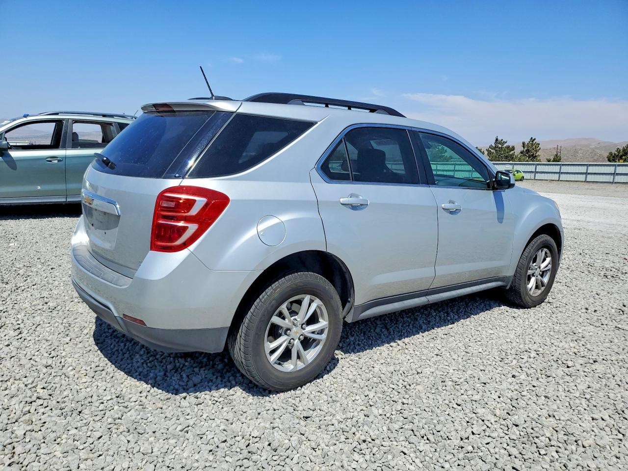 2017 Chevrolet Equinox Lt - Image 3
