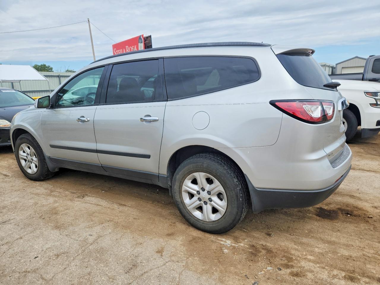 2014 Chevrolet Traverse Ls - Image 2