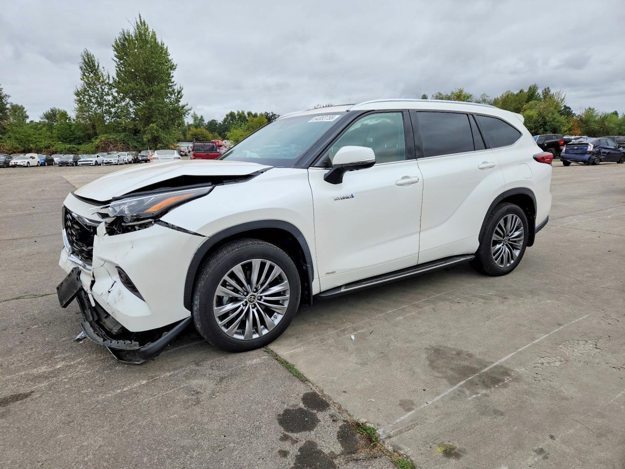 2021 Toyota Highlander Hybrid Platinum