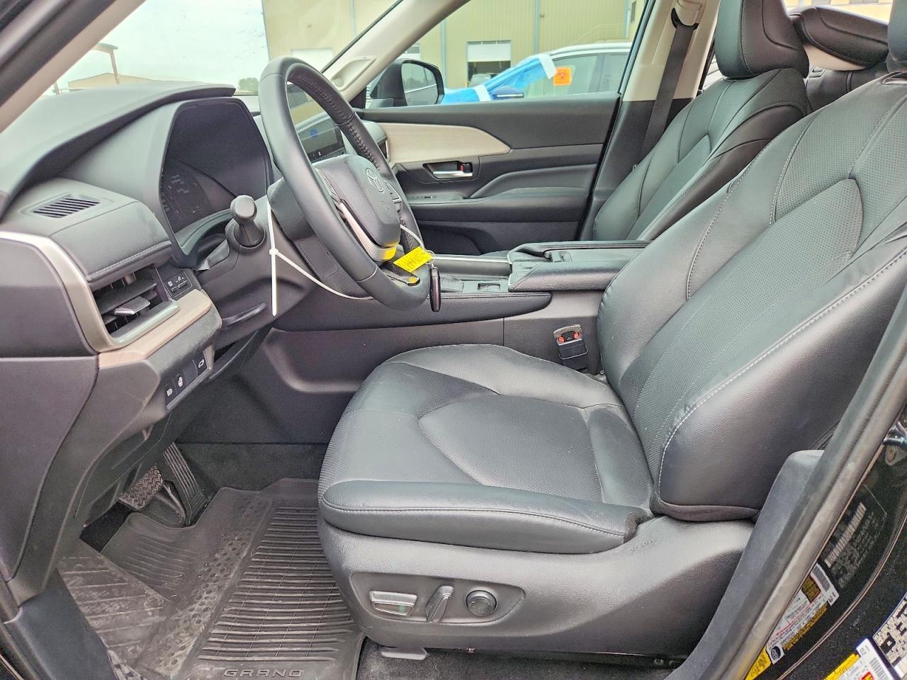 2025 Toyota Grand Highlander Limited - Фото 7