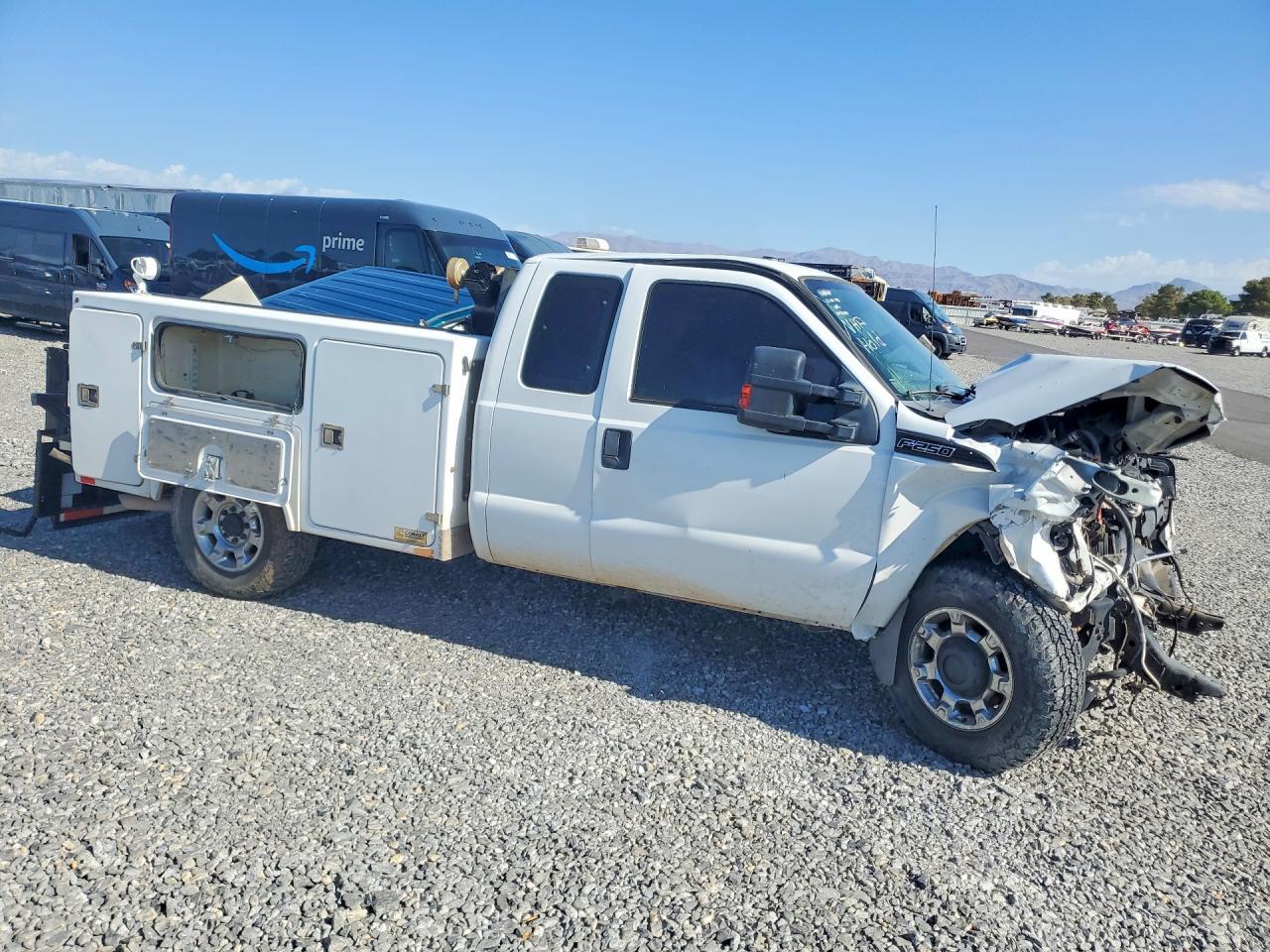 2012 Ford F250 Super Duty Utility - Image 4