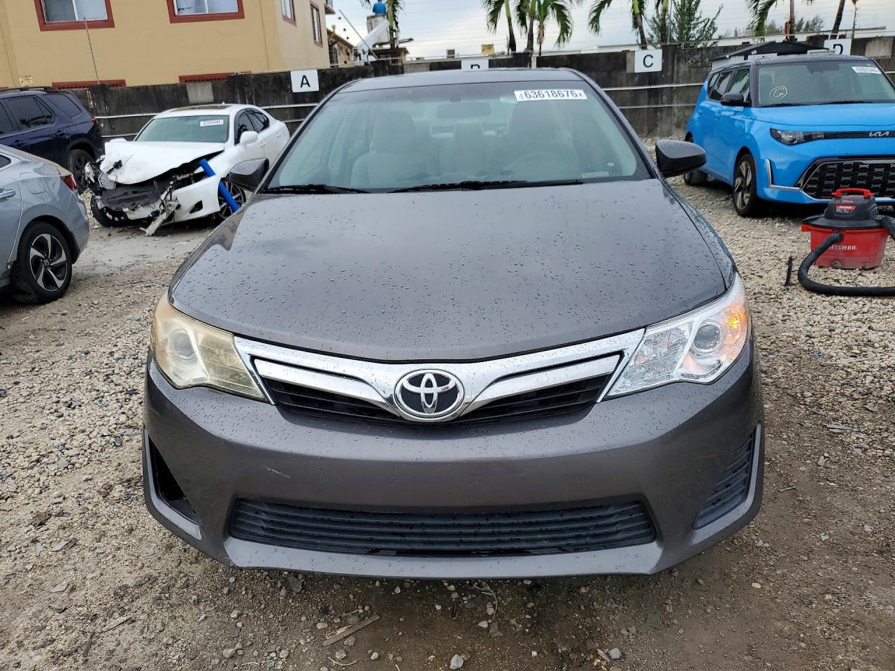 2012 Toyota Camry Le - Фото 5