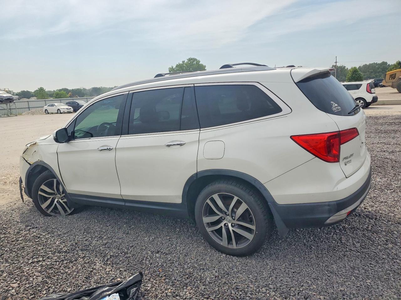 2017 Honda Pilot Elite - Фото 2
