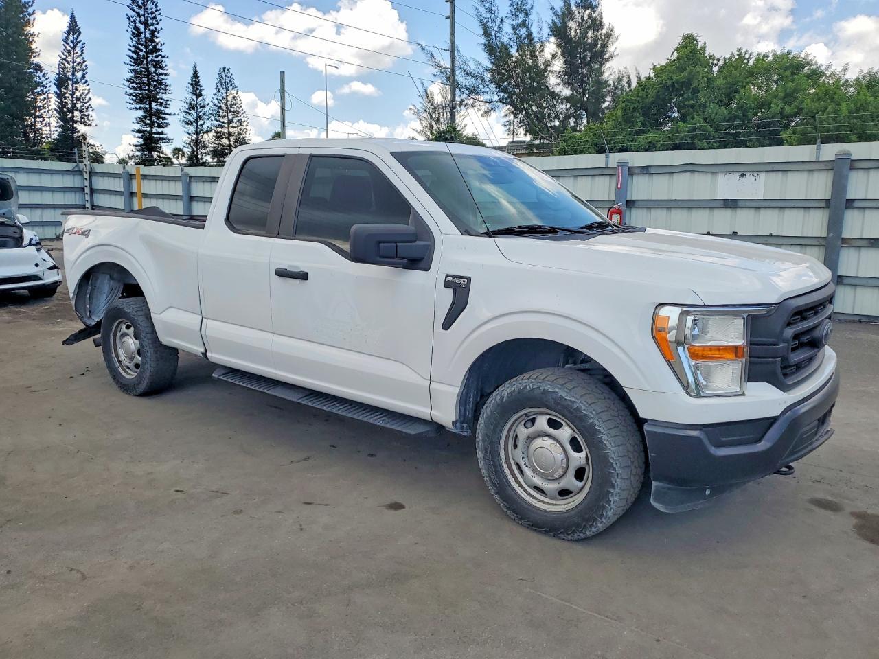 2021 Ford F150 Super Cab - Image 4