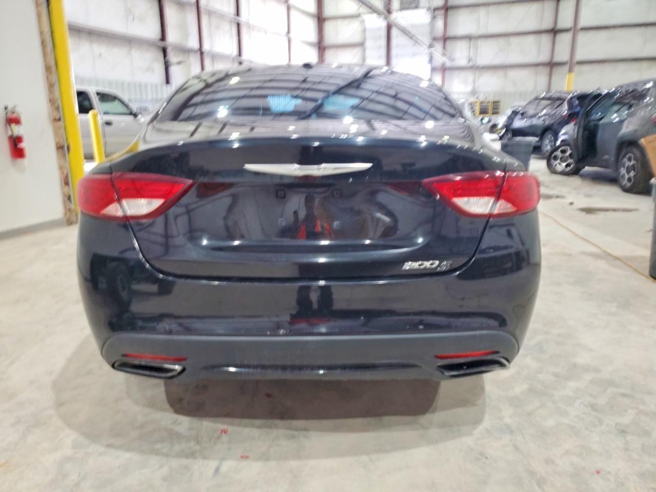 2015 Chrysler 200 S - Фото 6