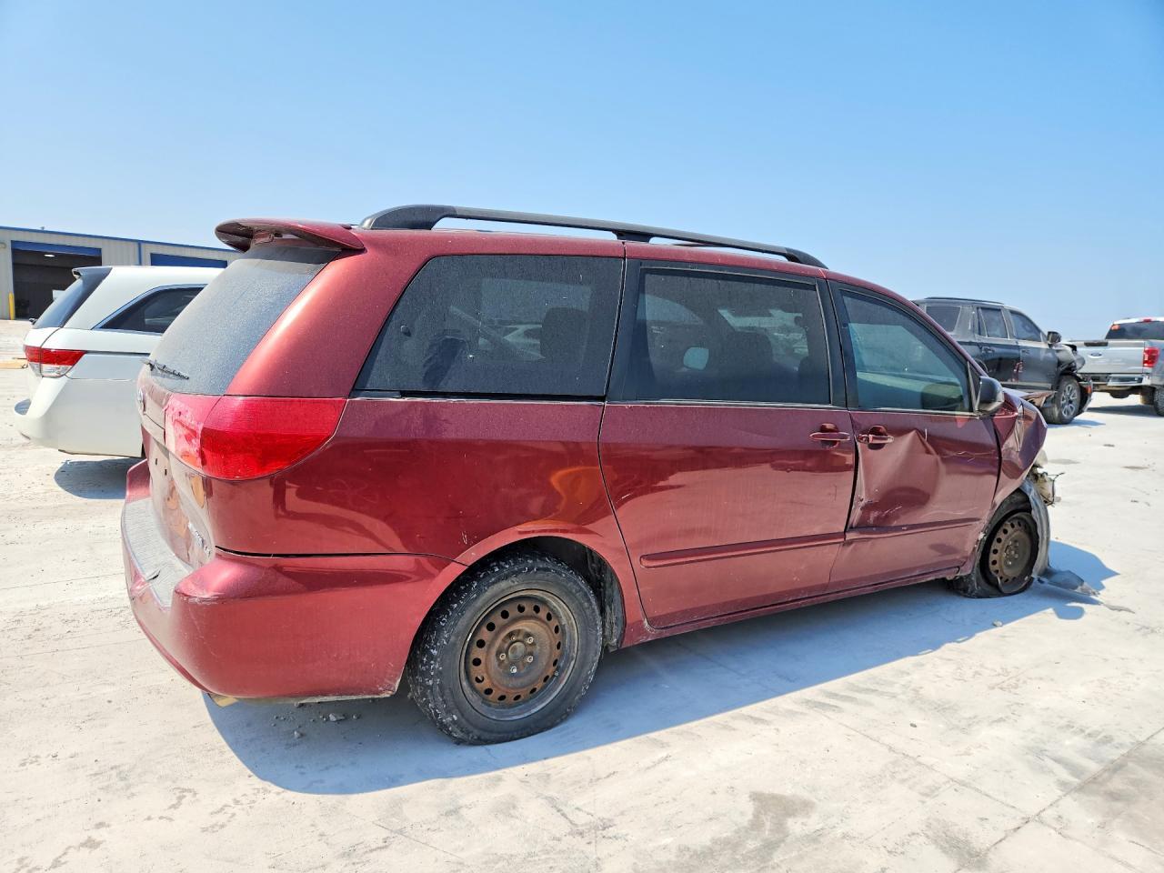 2008 Toyota Sienna Le 7-Passenger - Фото 3