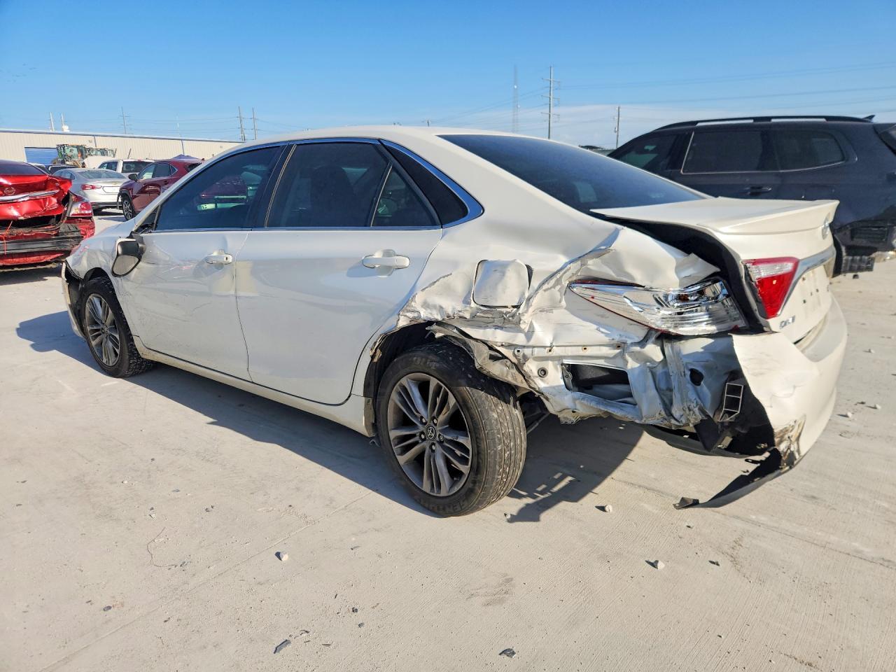 2017 Toyota Camry Se - Image 2