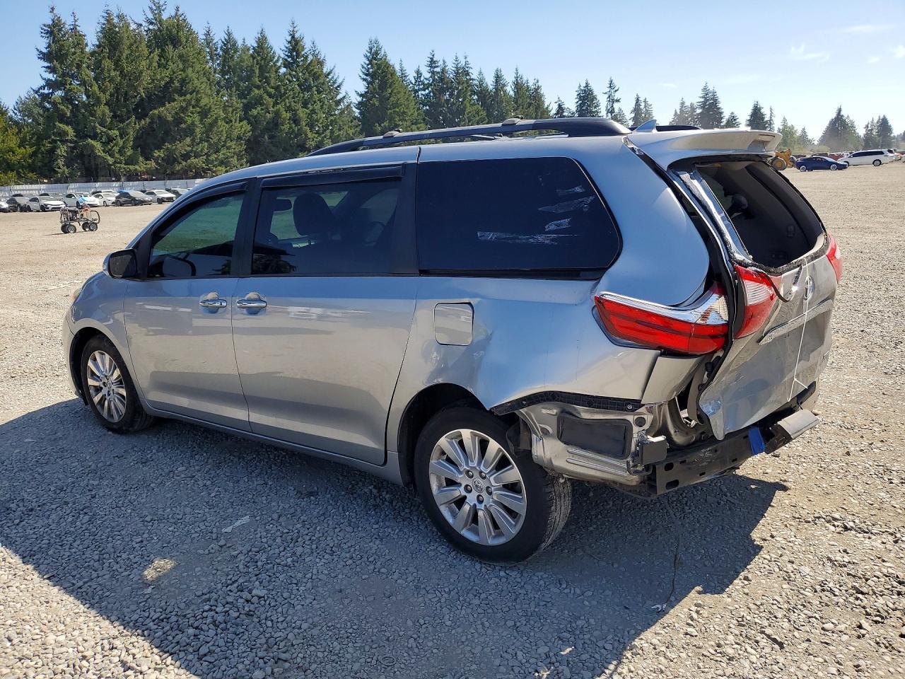 2015 Toyota Sienna Limited Premium 7-Passenger - Image 2