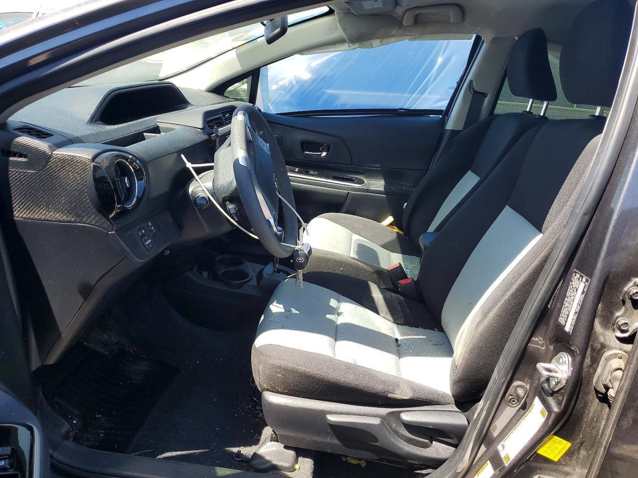2016 Toyota Prius C Two - Фото 7