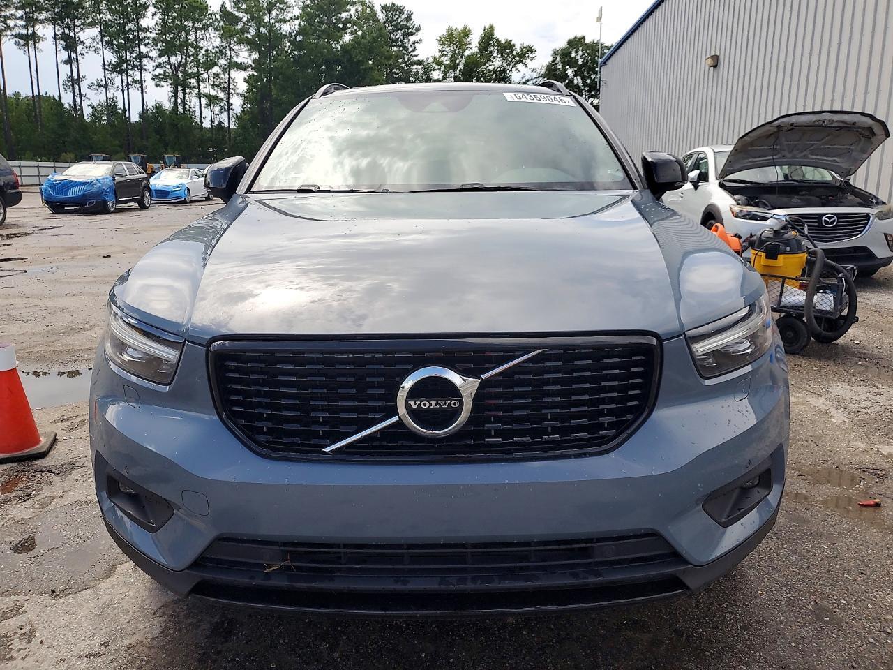2022 Volvo Xc40 T4 R-Design - Фото 5