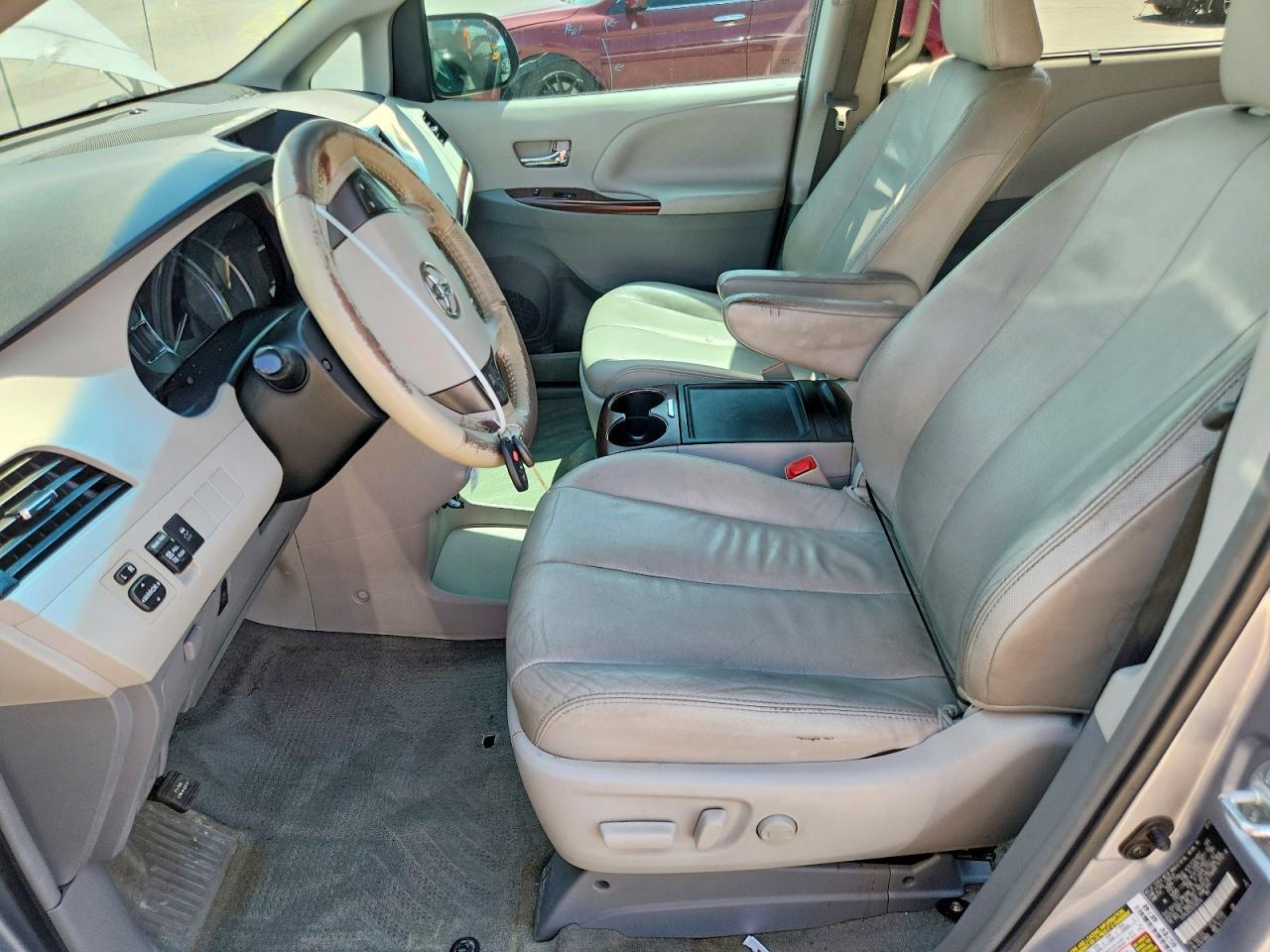 2013 Toyota Sienna Xle 8-Passenger - Фото 7