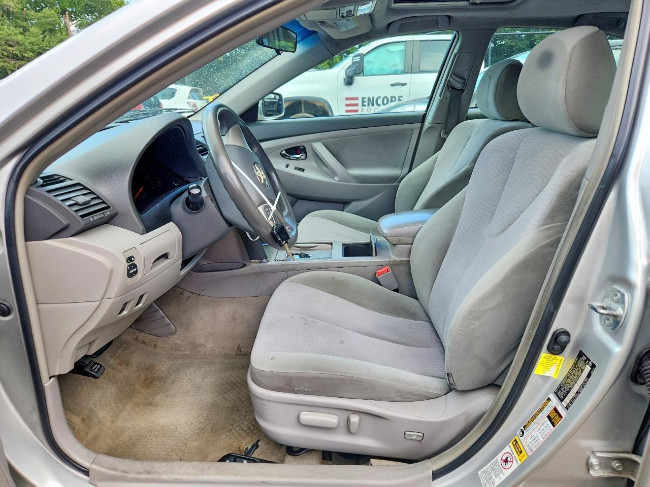 2011 Toyota Camry Le - Image 7