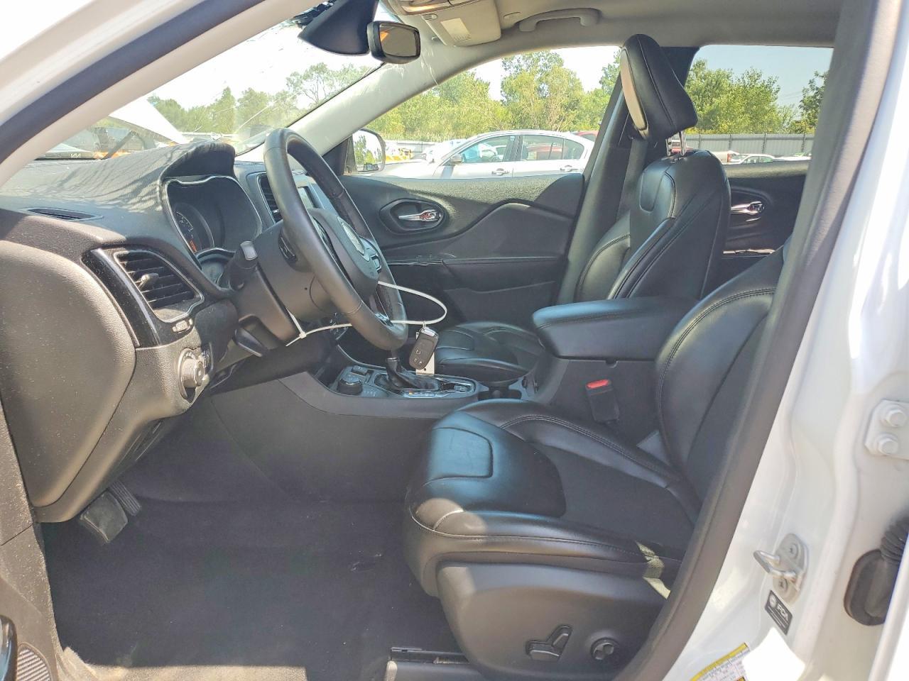 2021 Jeep Cherokee Latitude Plus - Фото 7