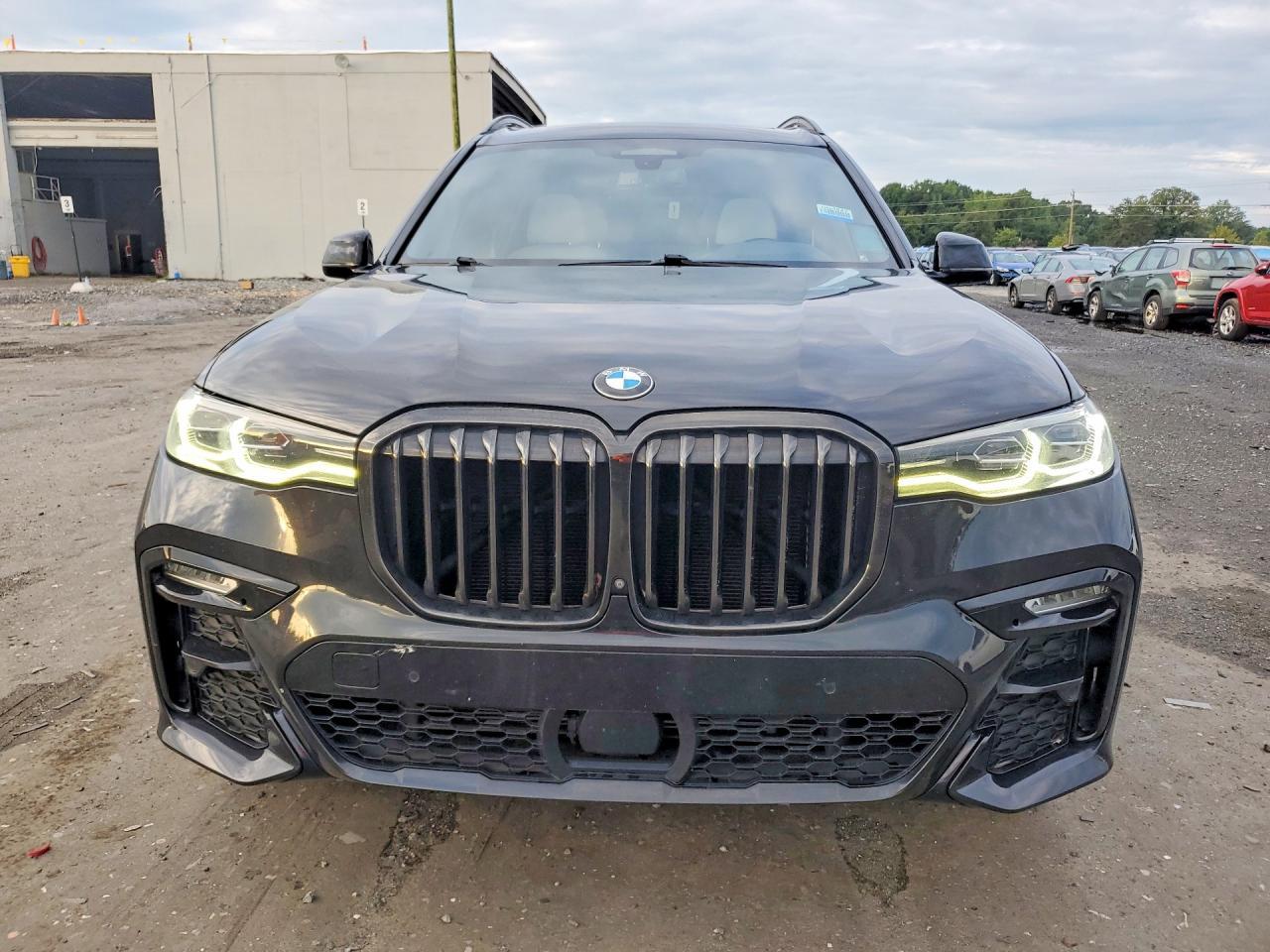 2022 BMW X7 xDrive40I - Фото 5