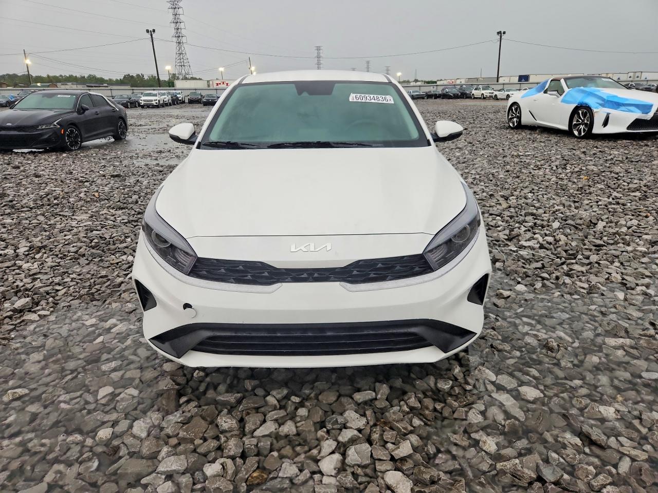 2024 Kia Forte Lxs - Image 5