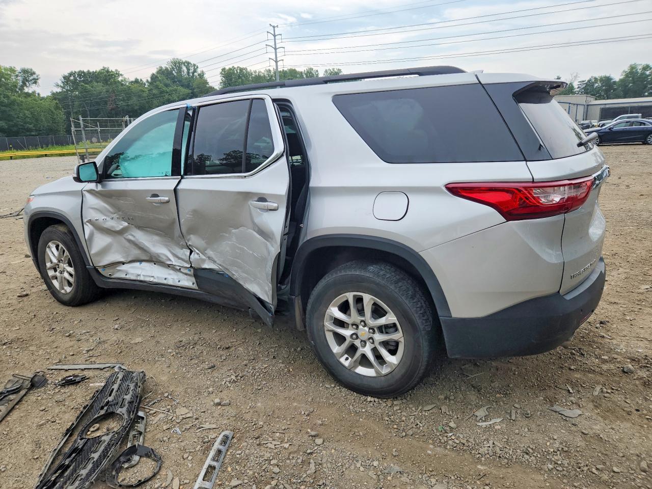 2021 Chevrolet Traverse Lt - Фото 2