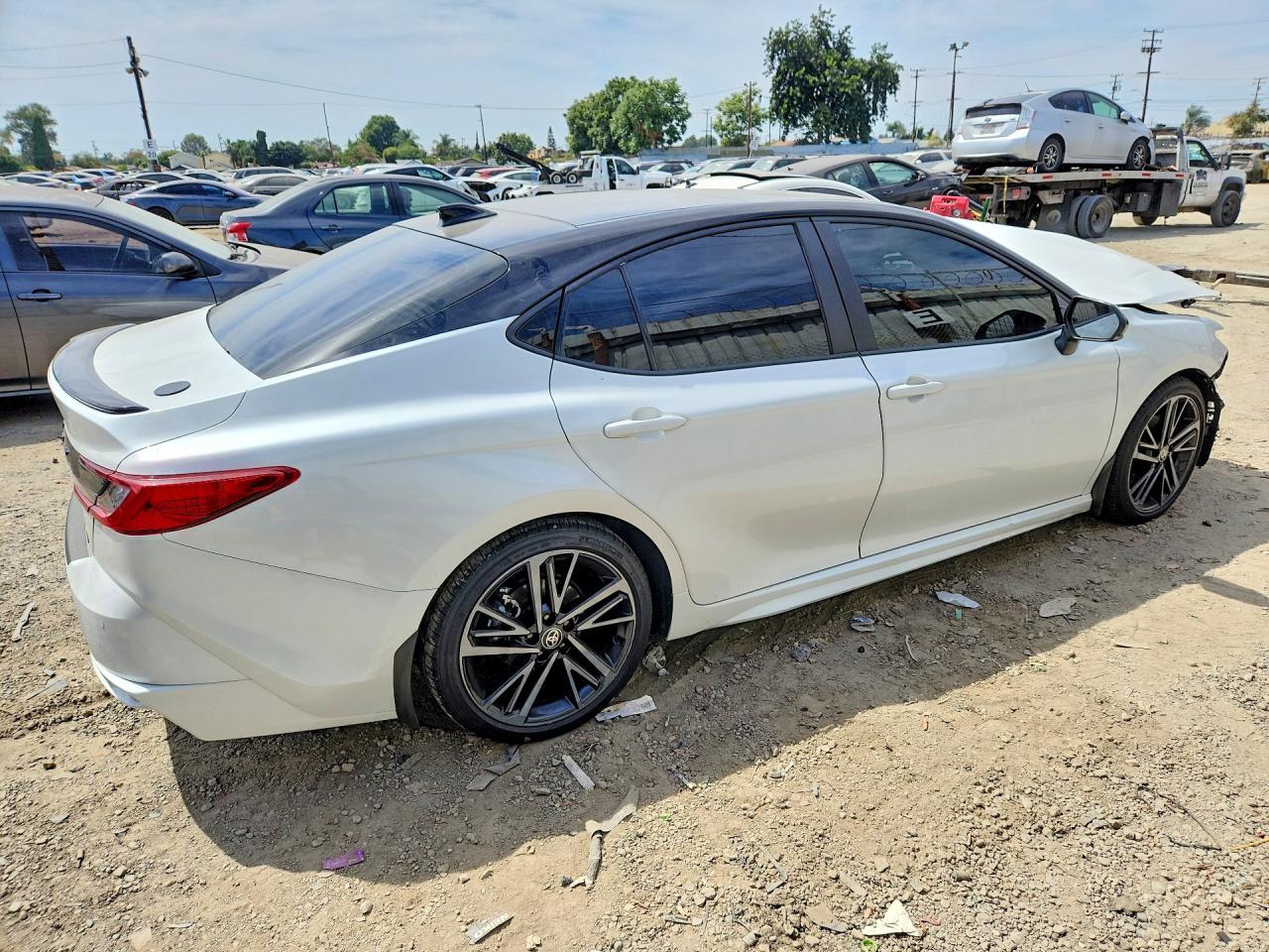2025 Toyota Camry Xse - Фото 3