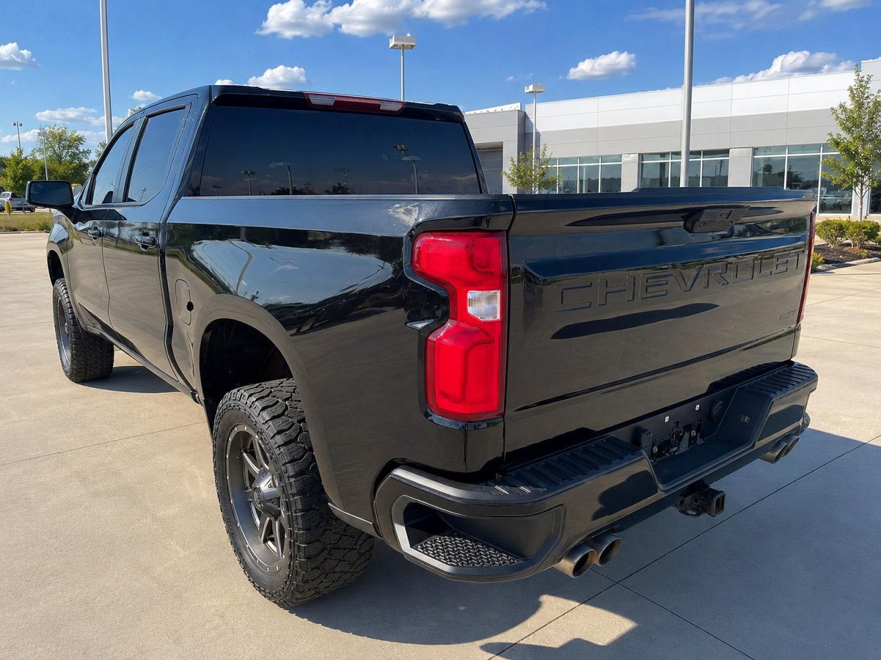 2020 Chevrolet Silverado K1500 Rst - Image 3