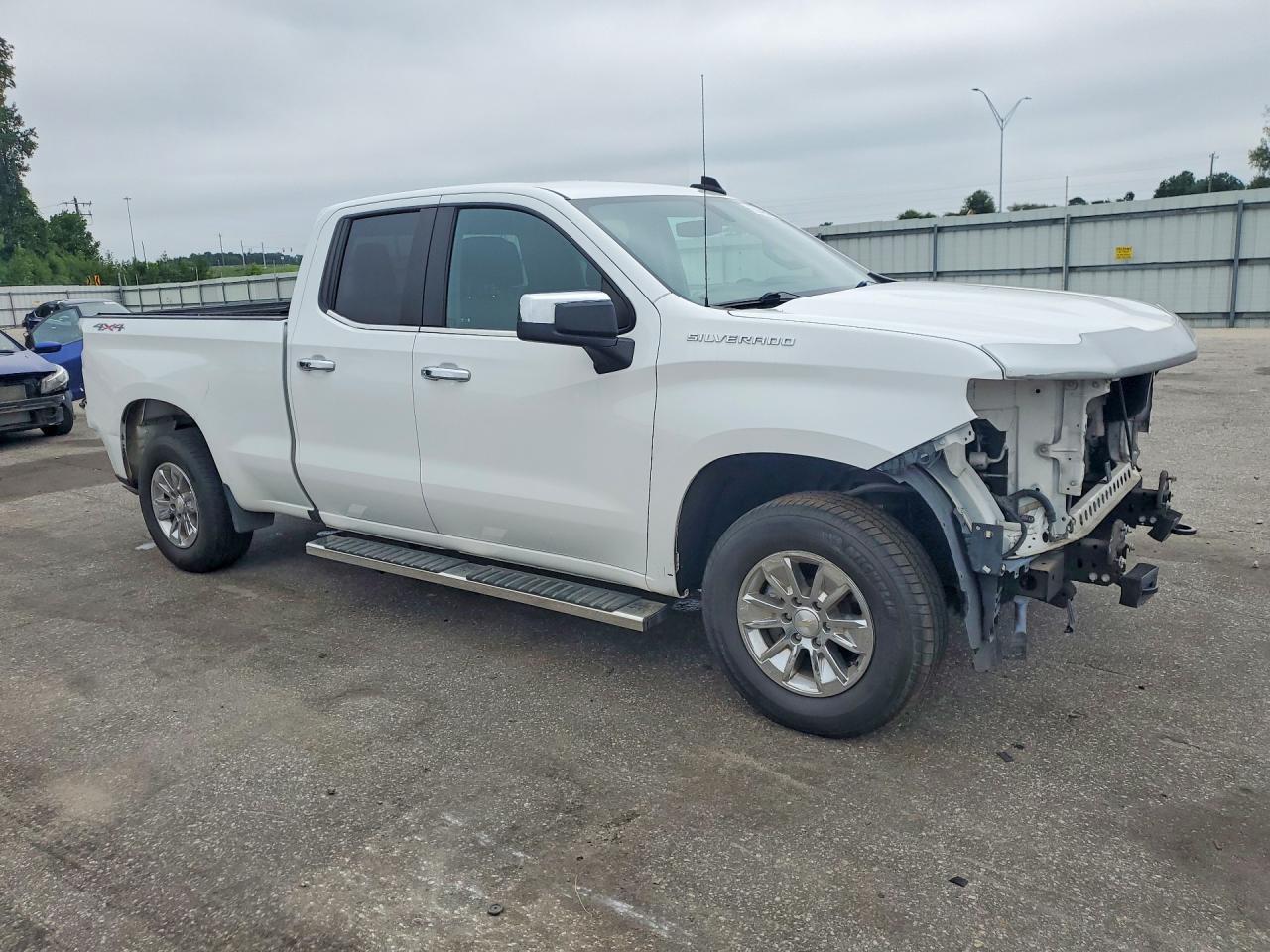 2020 Chevrolet Silverado K1500 Lt - Image 4