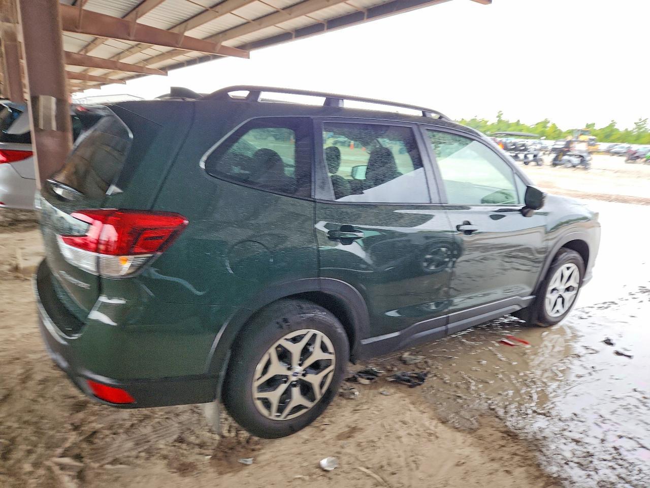 2022 Subaru Forester Premium - Фото 3