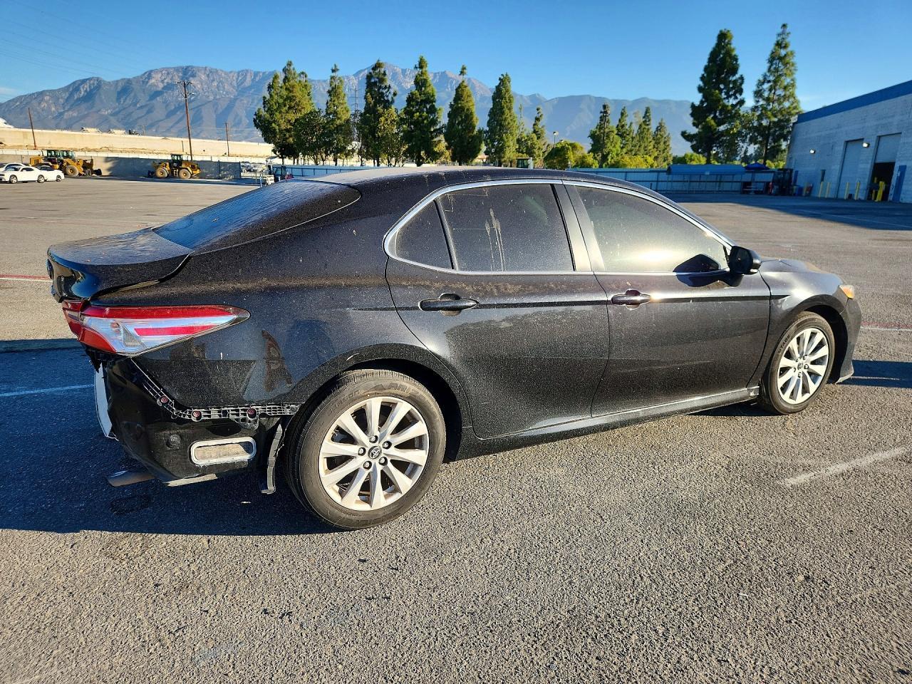2018 Toyota Camry Le - Фото 3