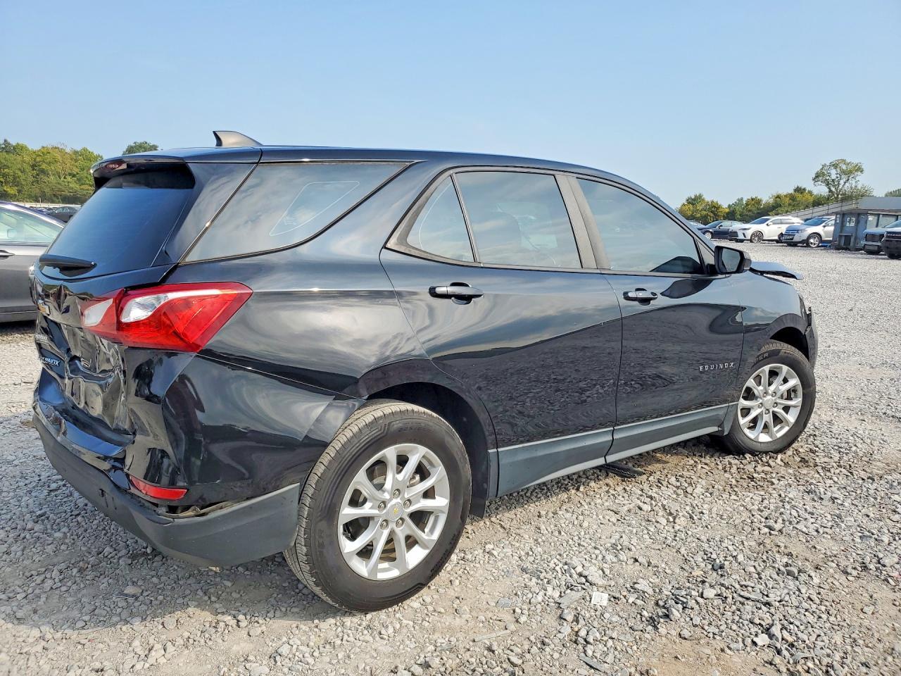 2021 Chevrolet Equinox Ls - Фото 3