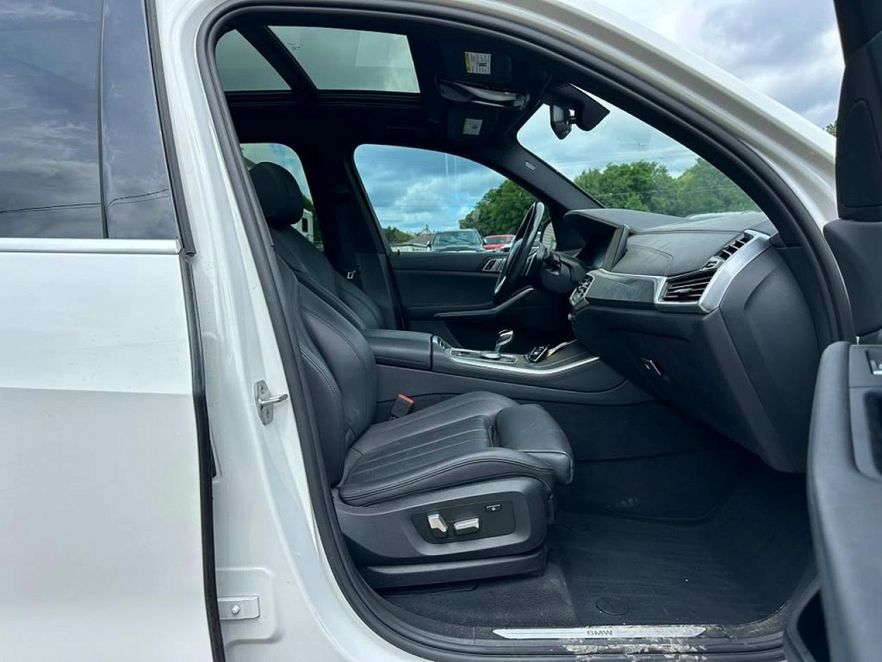 2022 BMW X5 xDrive45E - Image 7
