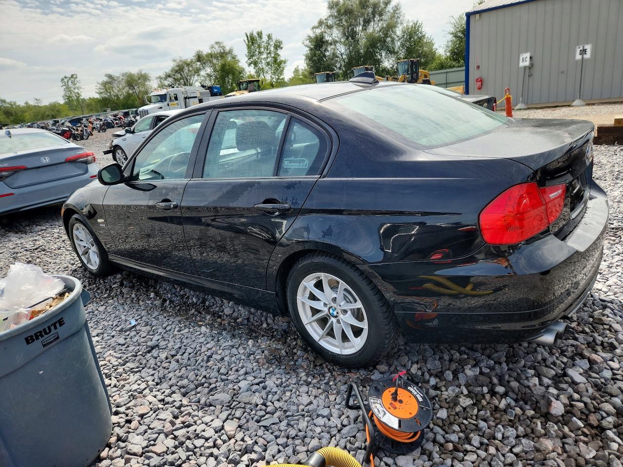 2010 BMW 328 Xi - Фото 2