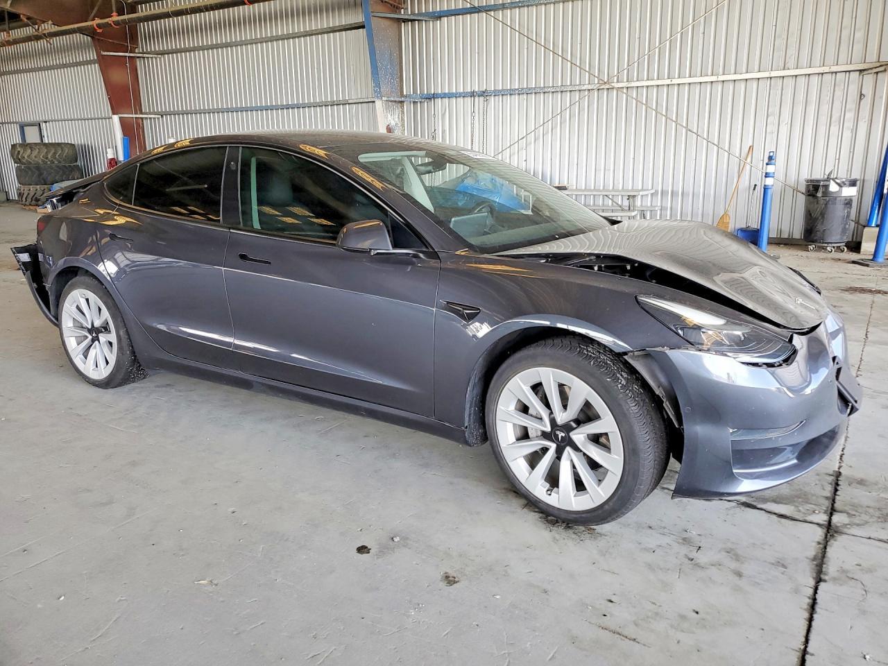 2022 Tesla Model 3 - Фото 4