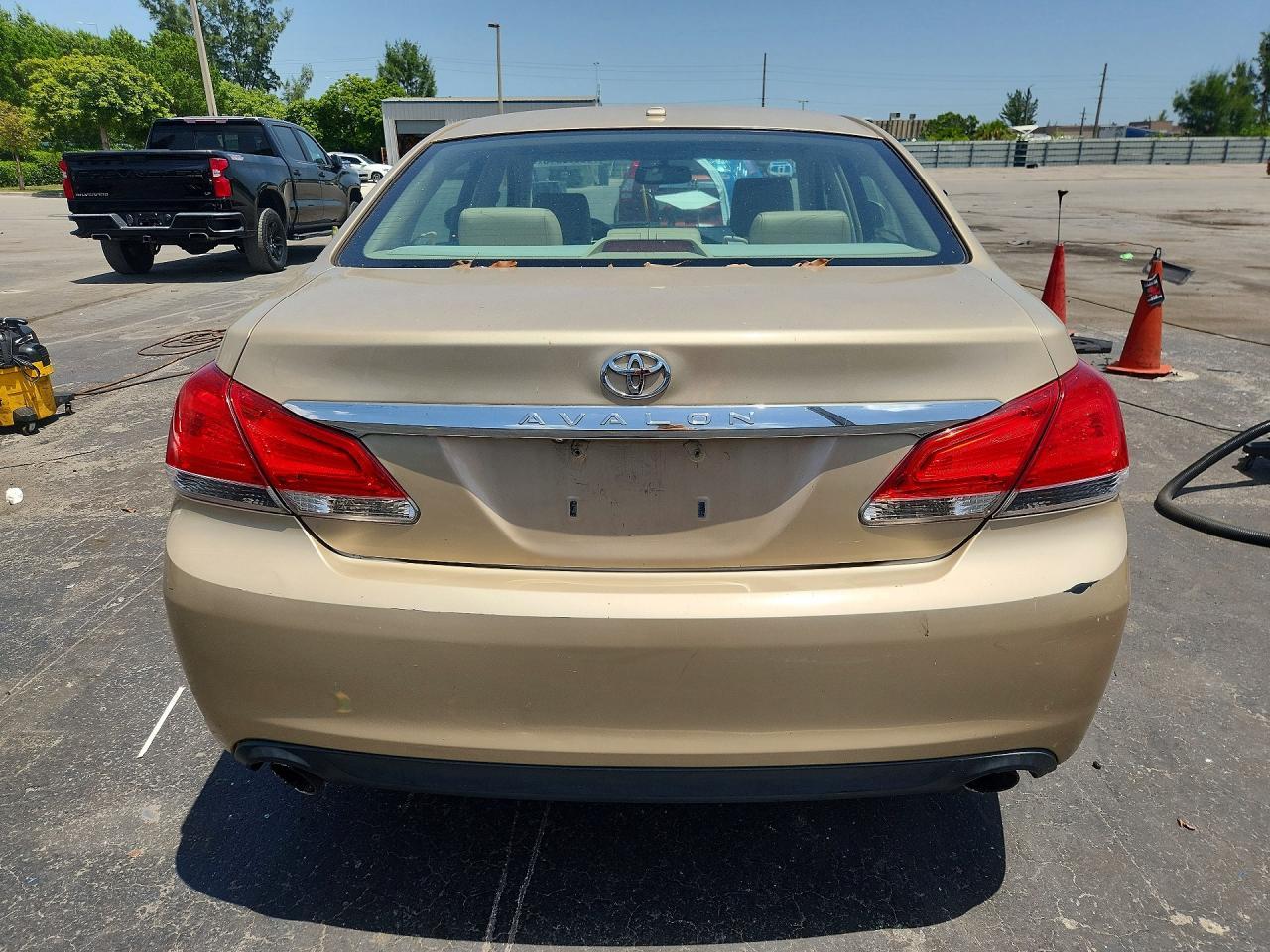2011 Toyota Avalon Base - Фото 6