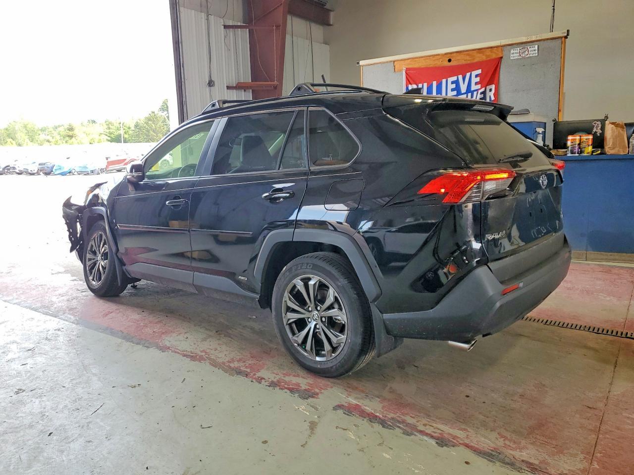 2022 Toyota Rav4 Xle Premium - Image 2
