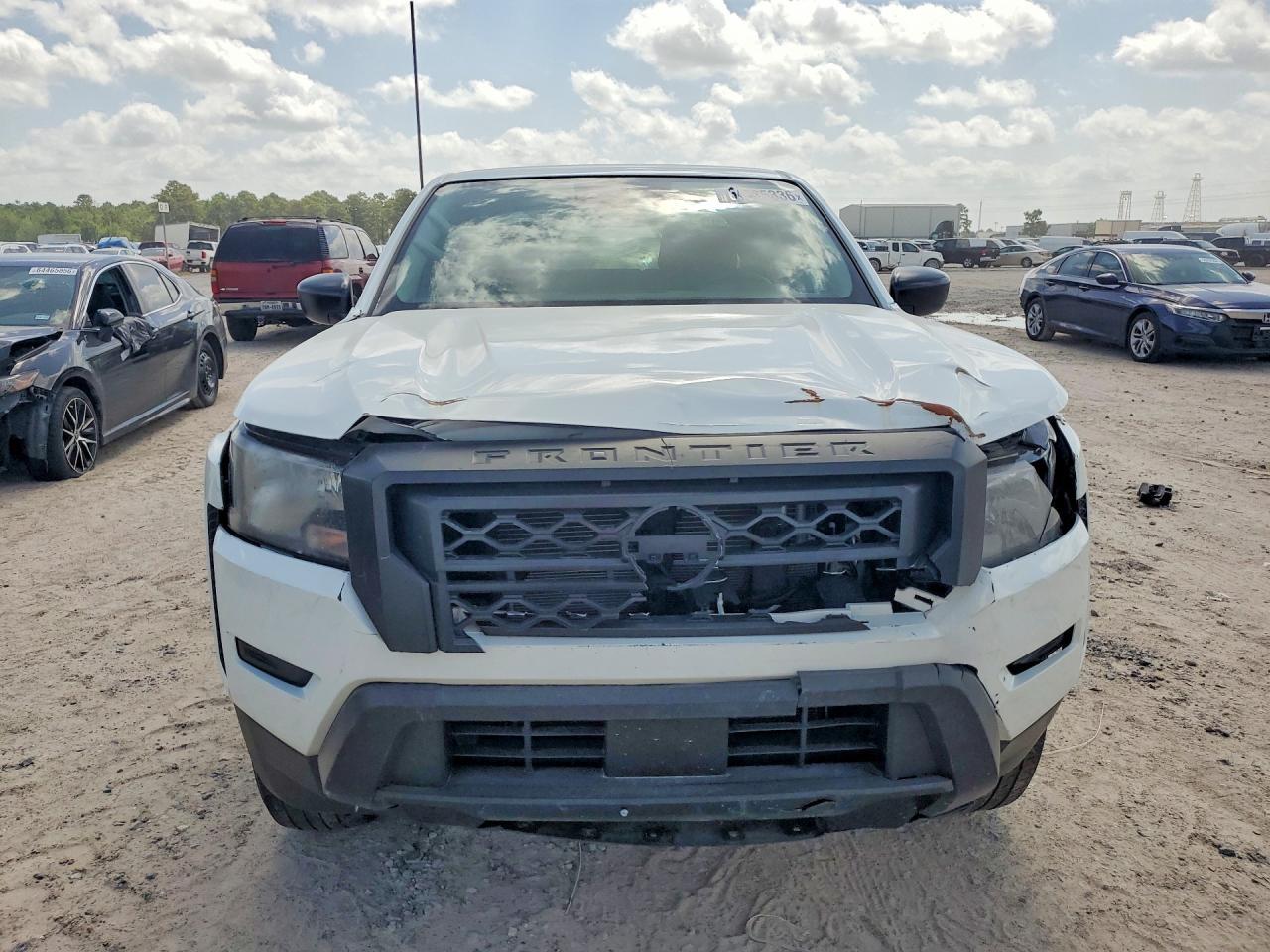 2024 Nissan Frontier S - Image 5