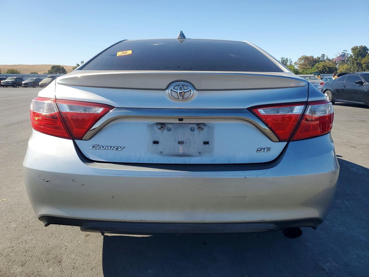 2017 Toyota Camry Se - Фото 6