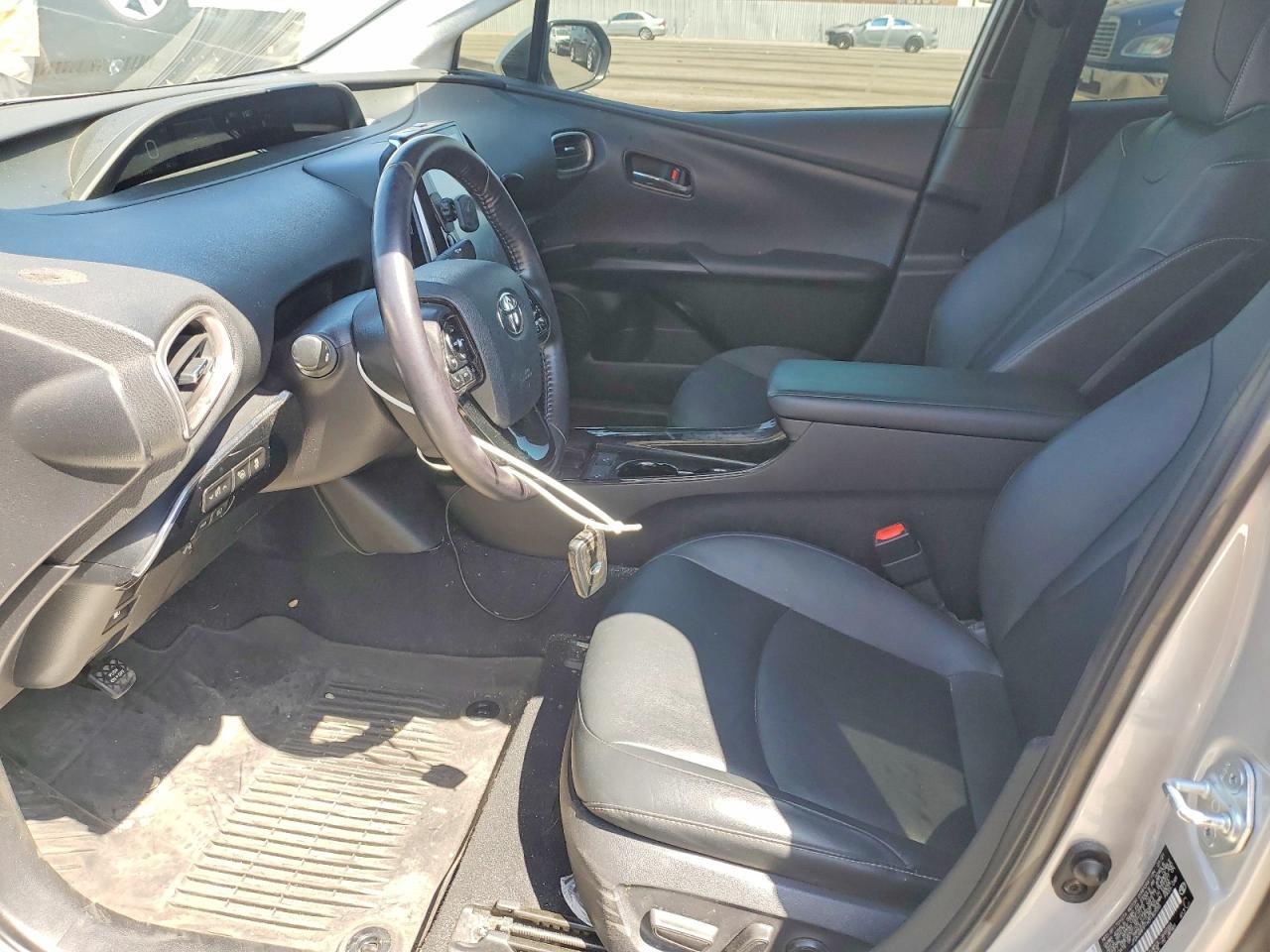 2021 Toyota Prius Prime Limited - Image 7